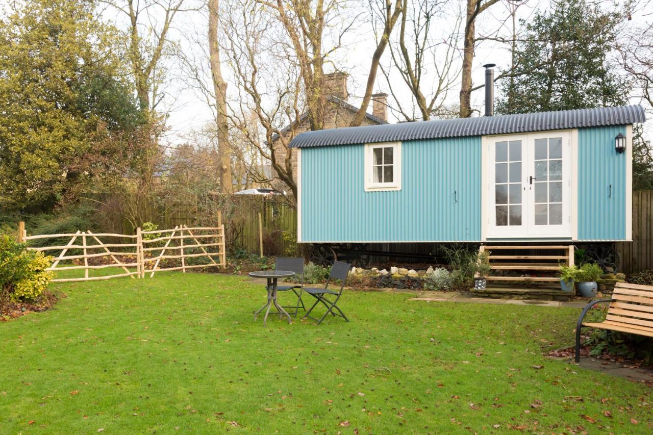 The Bailey Shepherd'S Hut And Holiday Cottage Skipton Exterior photo