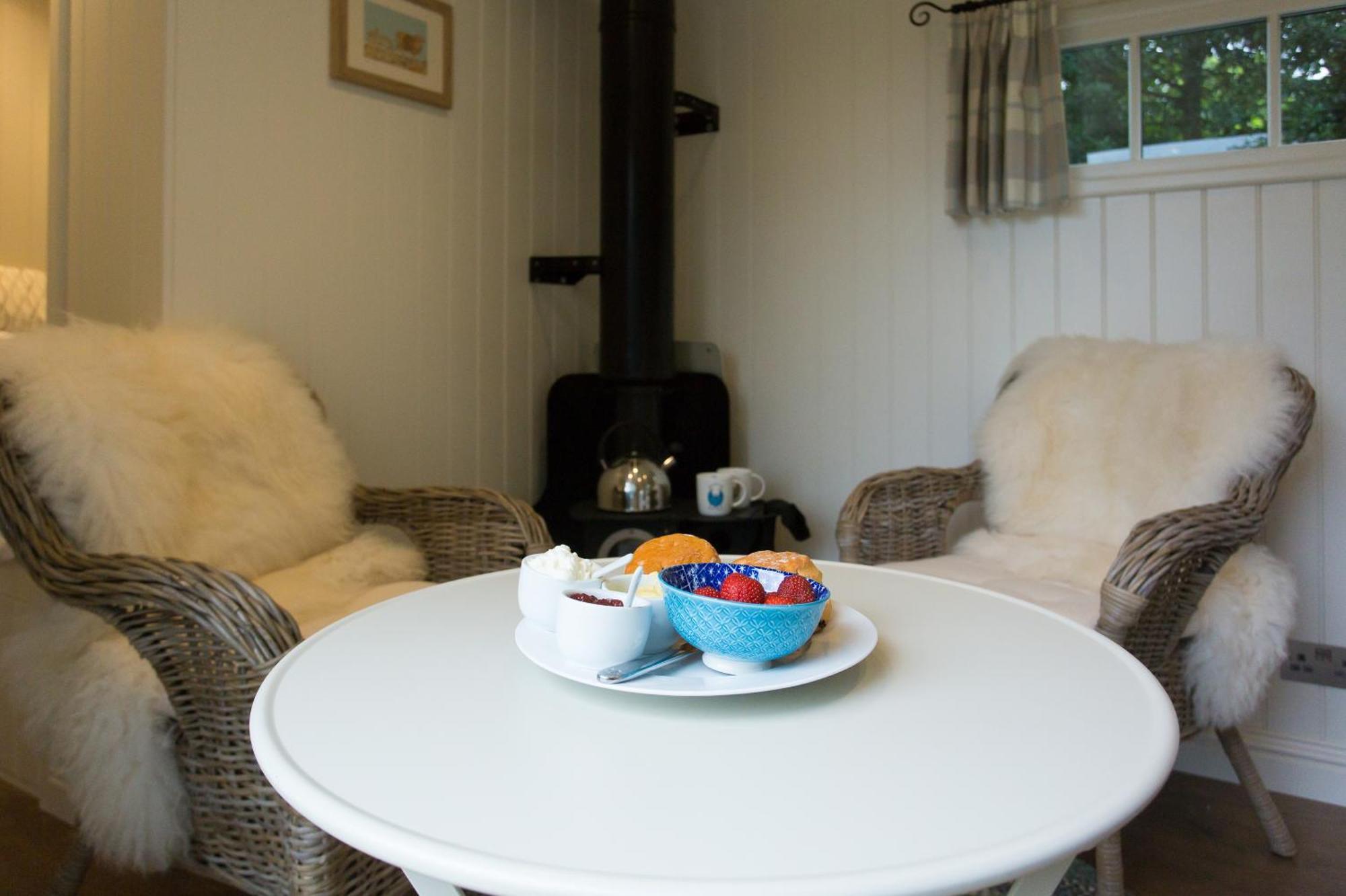 The Bailey Shepherd'S Hut And Holiday Cottage Skipton Exterior photo