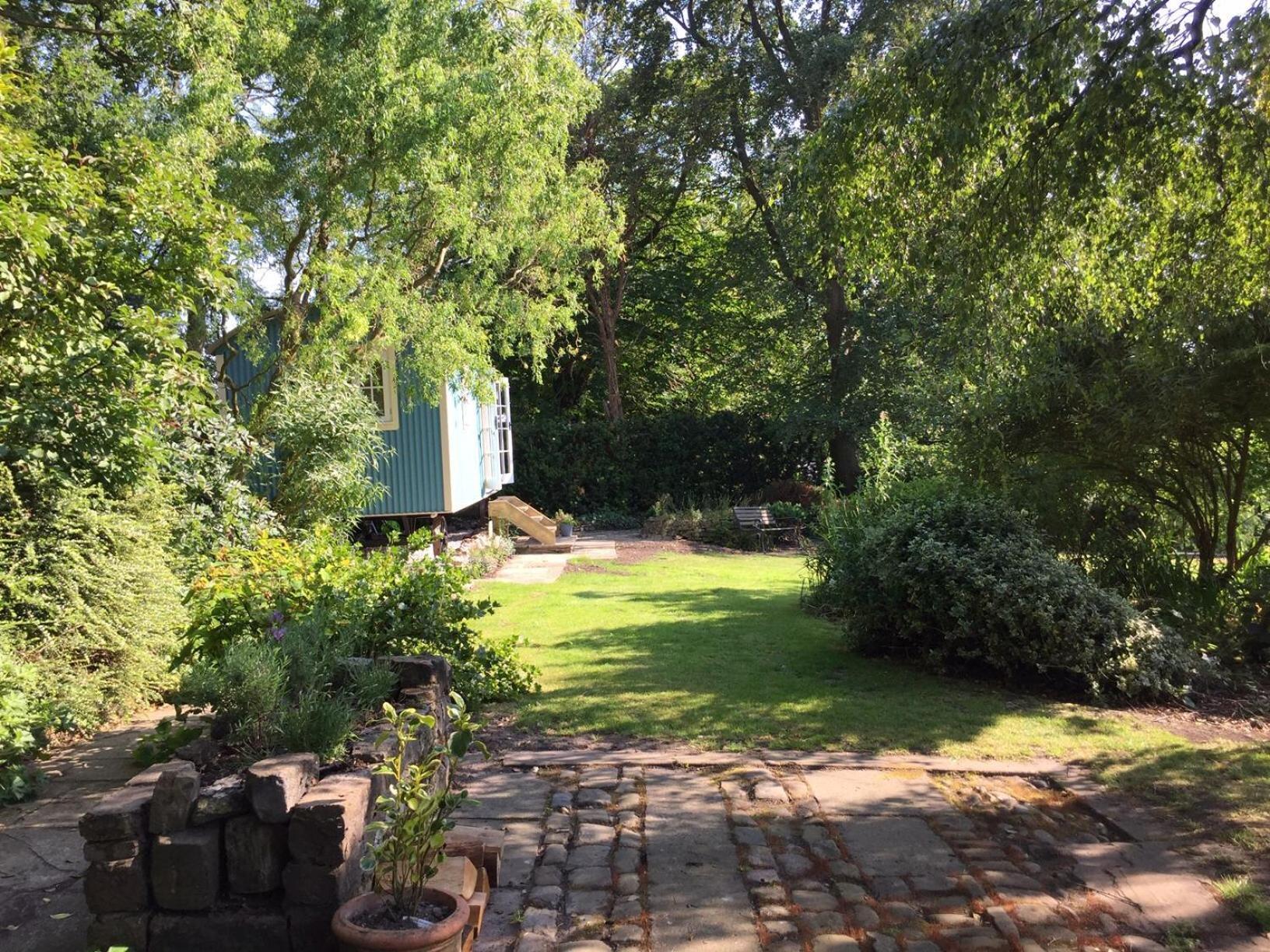 The Bailey Shepherd'S Hut And Holiday Cottage Skipton Room photo