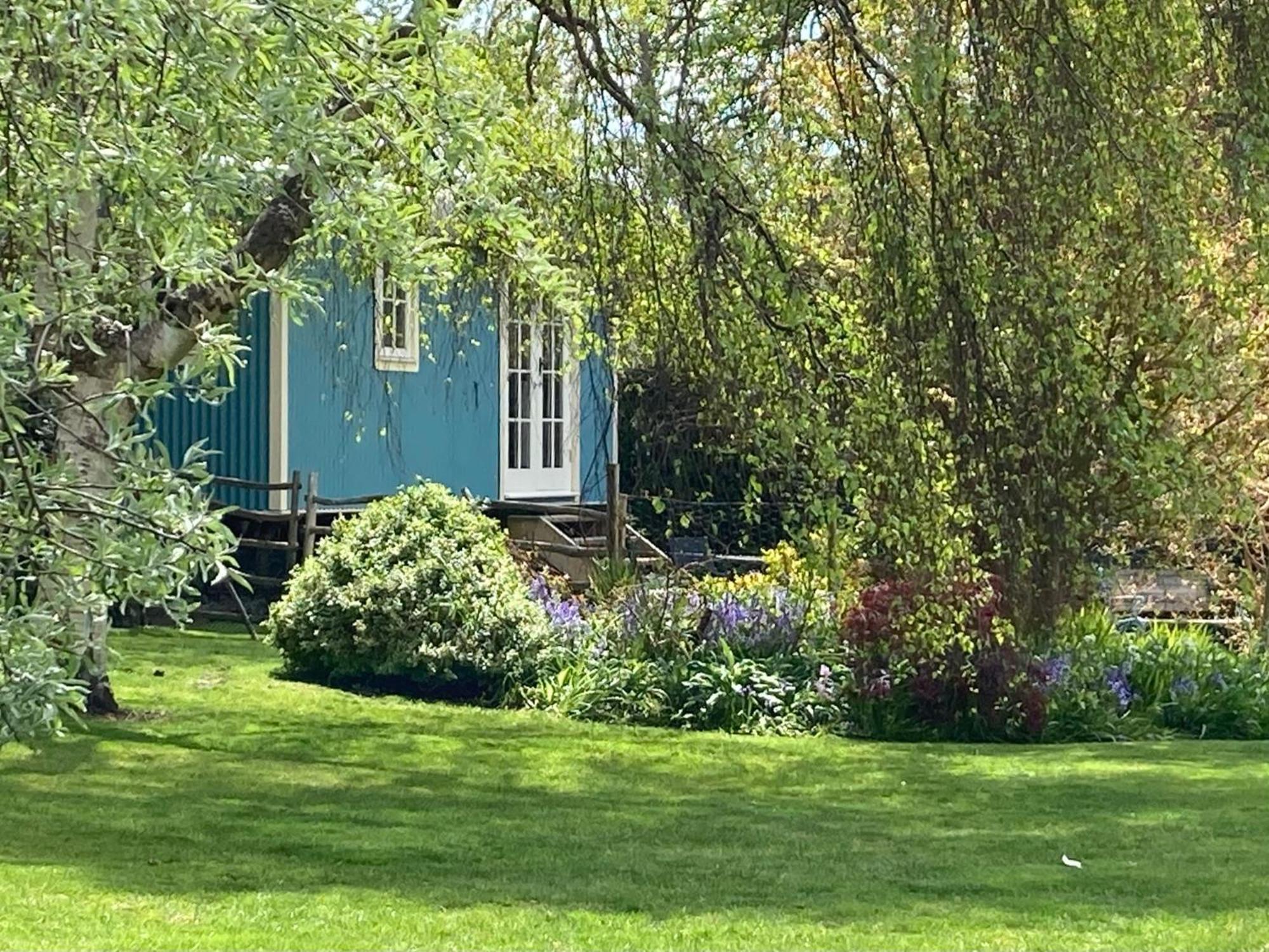 The Bailey Shepherd'S Hut And Holiday Cottage Skipton Exterior photo